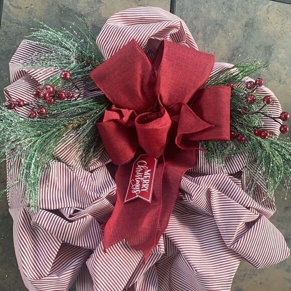 Unique Fabric Scrunchy Christmas Wreath - Picture 1 of 8